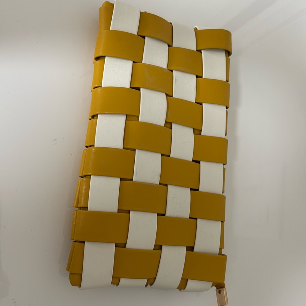 Anthropologie Woven Clutch,  NWOT YELLOW/CREME, with gold chain and BELT